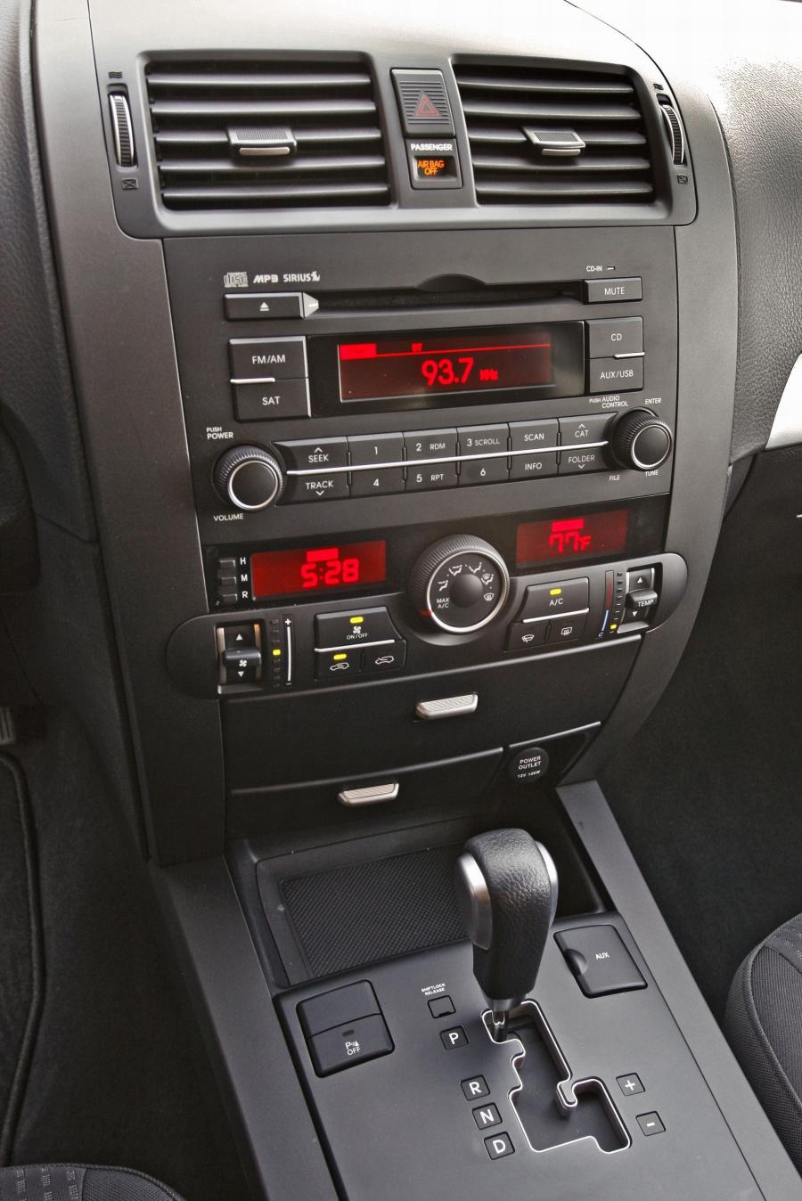  Kia Borrego 2009 года  (фото 216 из 345)
